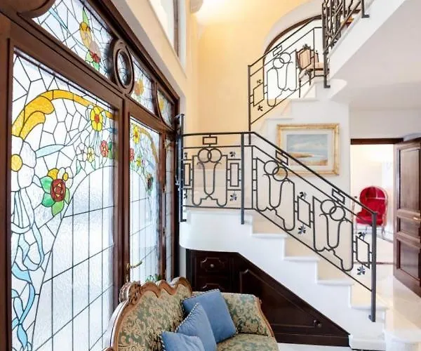 4 Colonne, كابري